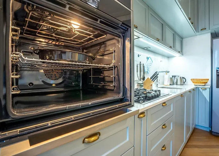 Downtown Luxury Retreat דירה